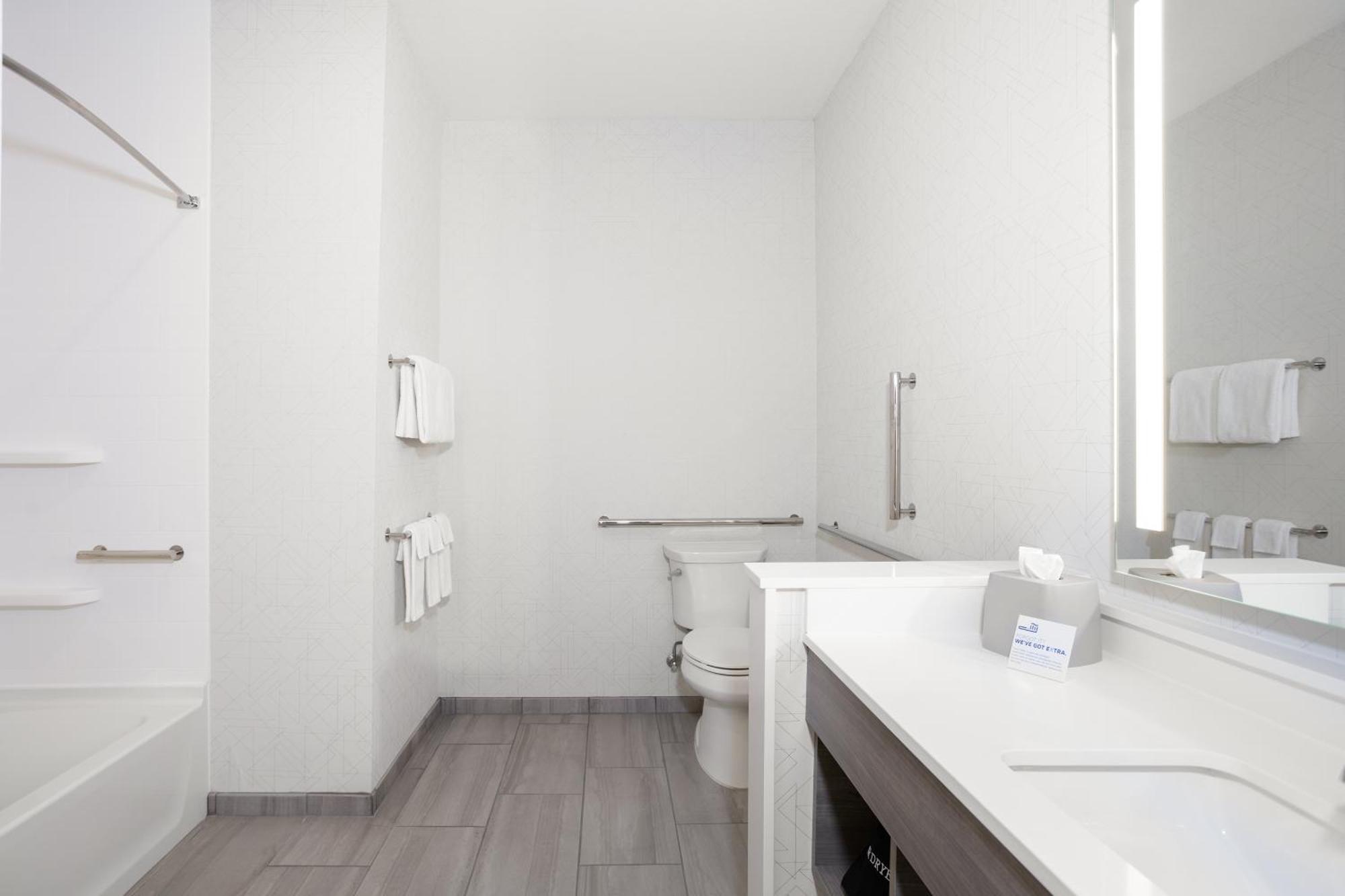 Holiday Inn Express Hotel & Suites Sanford By Ihg Exteriör bild