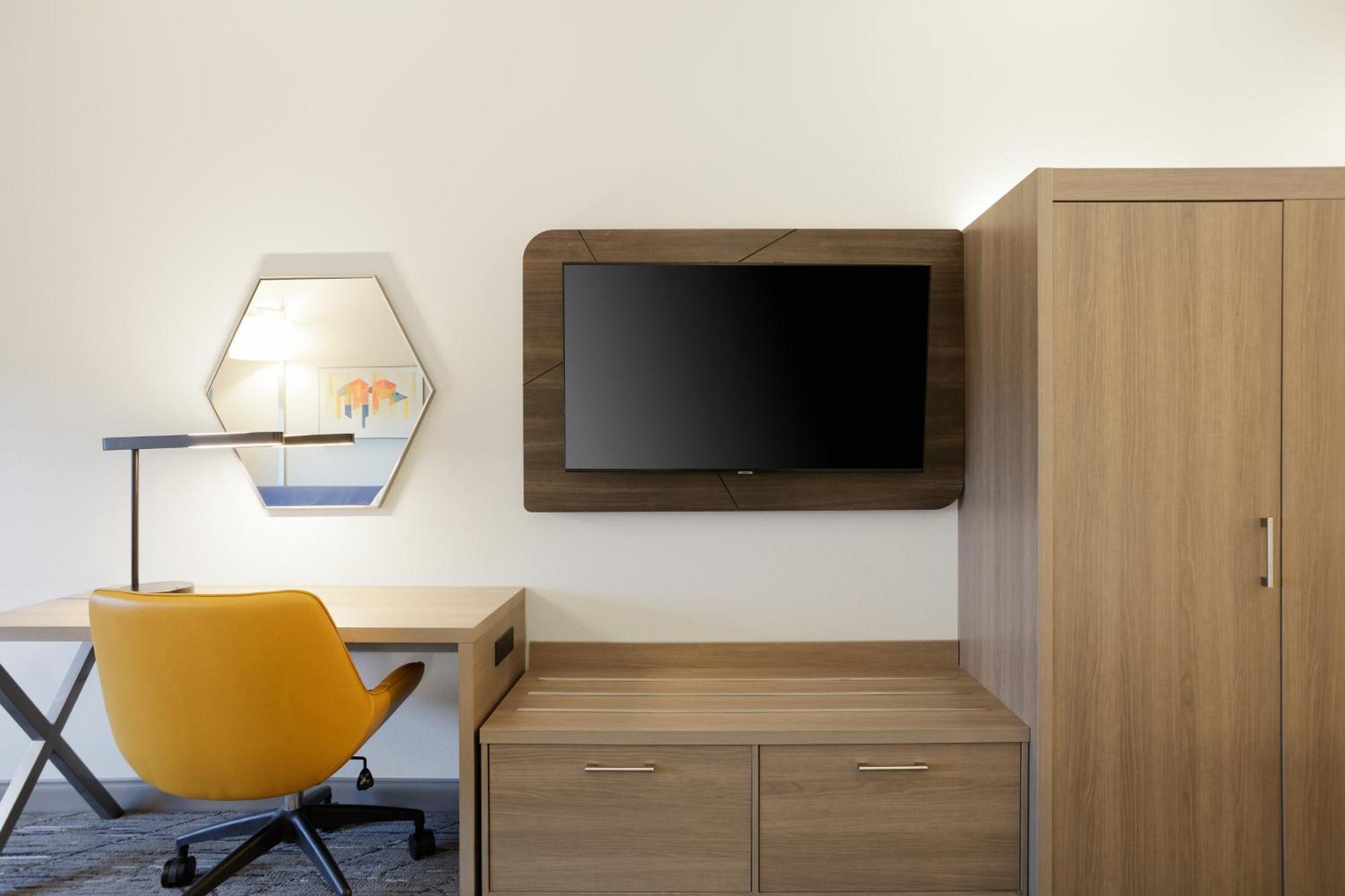 Holiday Inn Express Hotel & Suites Sanford By Ihg Exteriör bild