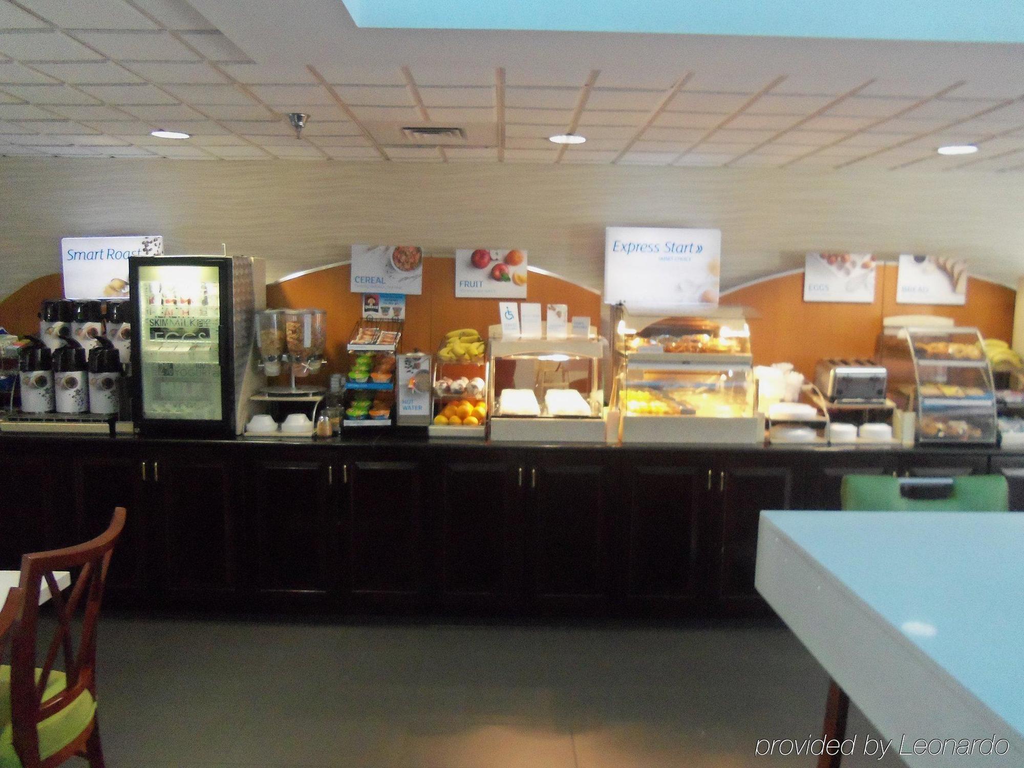 Holiday Inn Express Hotel & Suites Sanford By Ihg Exteriör bild
