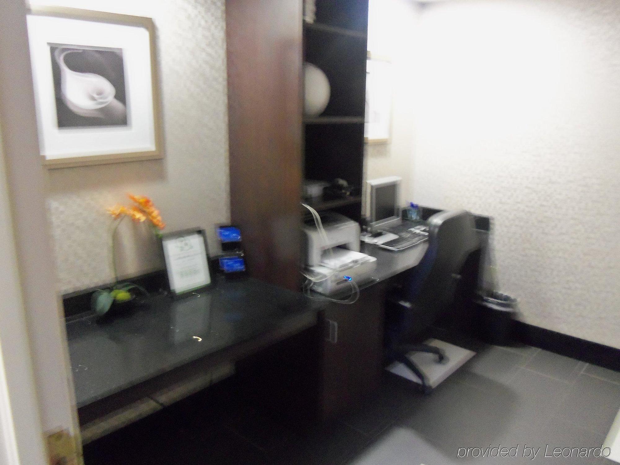 Holiday Inn Express Hotel & Suites Sanford By Ihg Exteriör bild