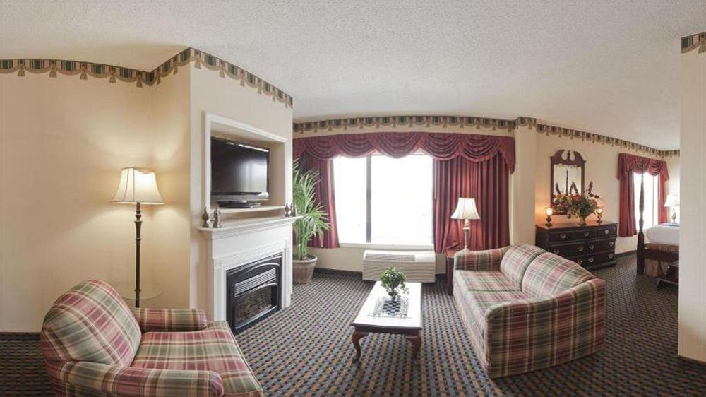 Holiday Inn Express Hotel & Suites Sanford By Ihg Exteriör bild