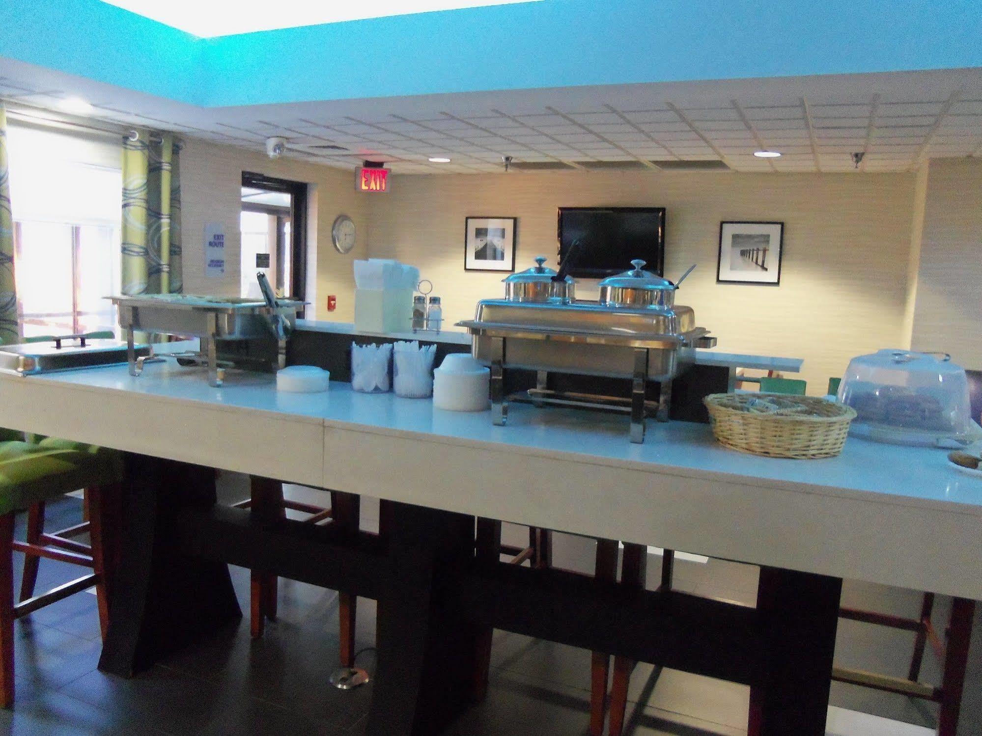 Holiday Inn Express Hotel & Suites Sanford By Ihg Exteriör bild