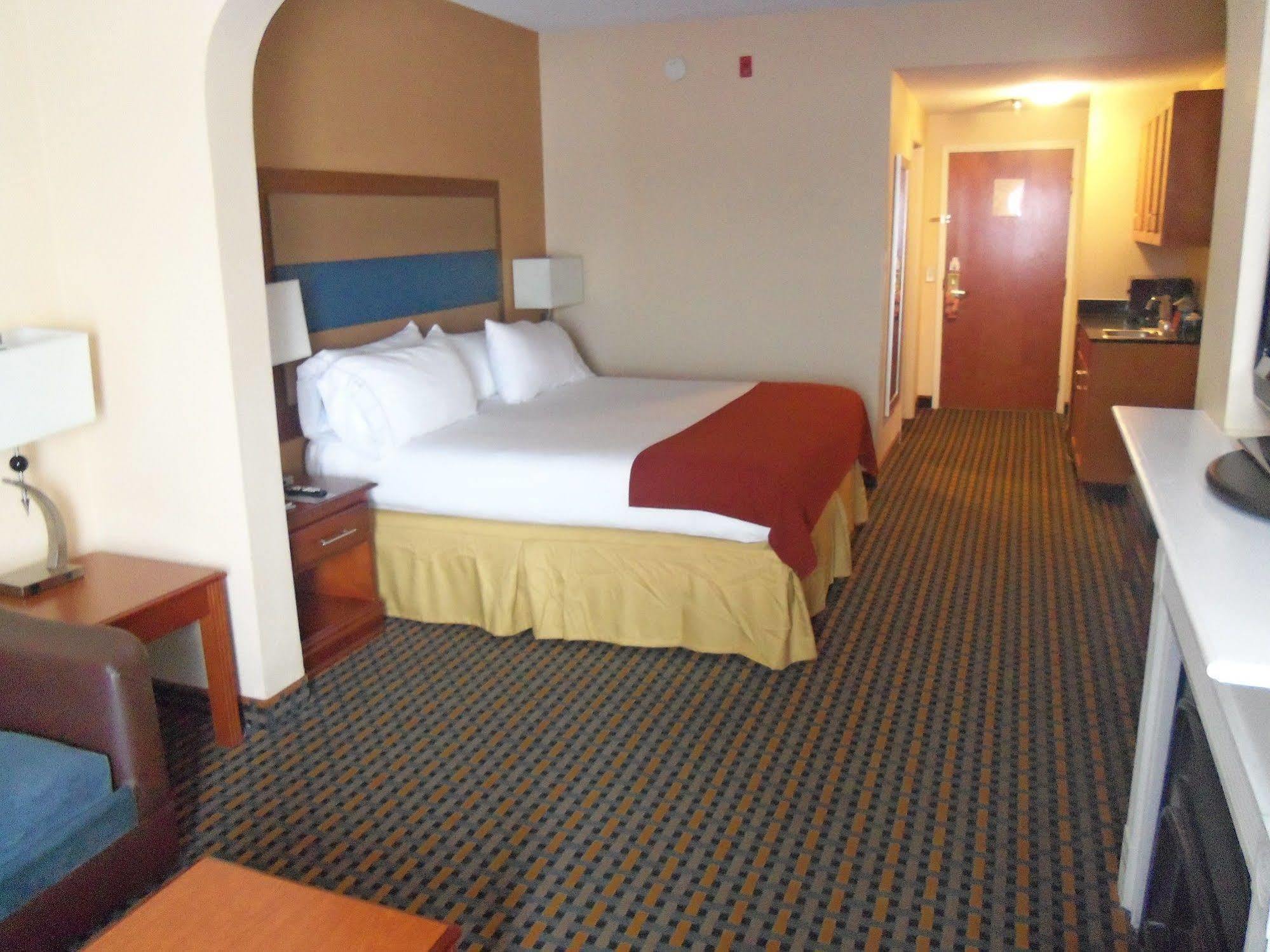 Holiday Inn Express Hotel & Suites Sanford By Ihg Exteriör bild