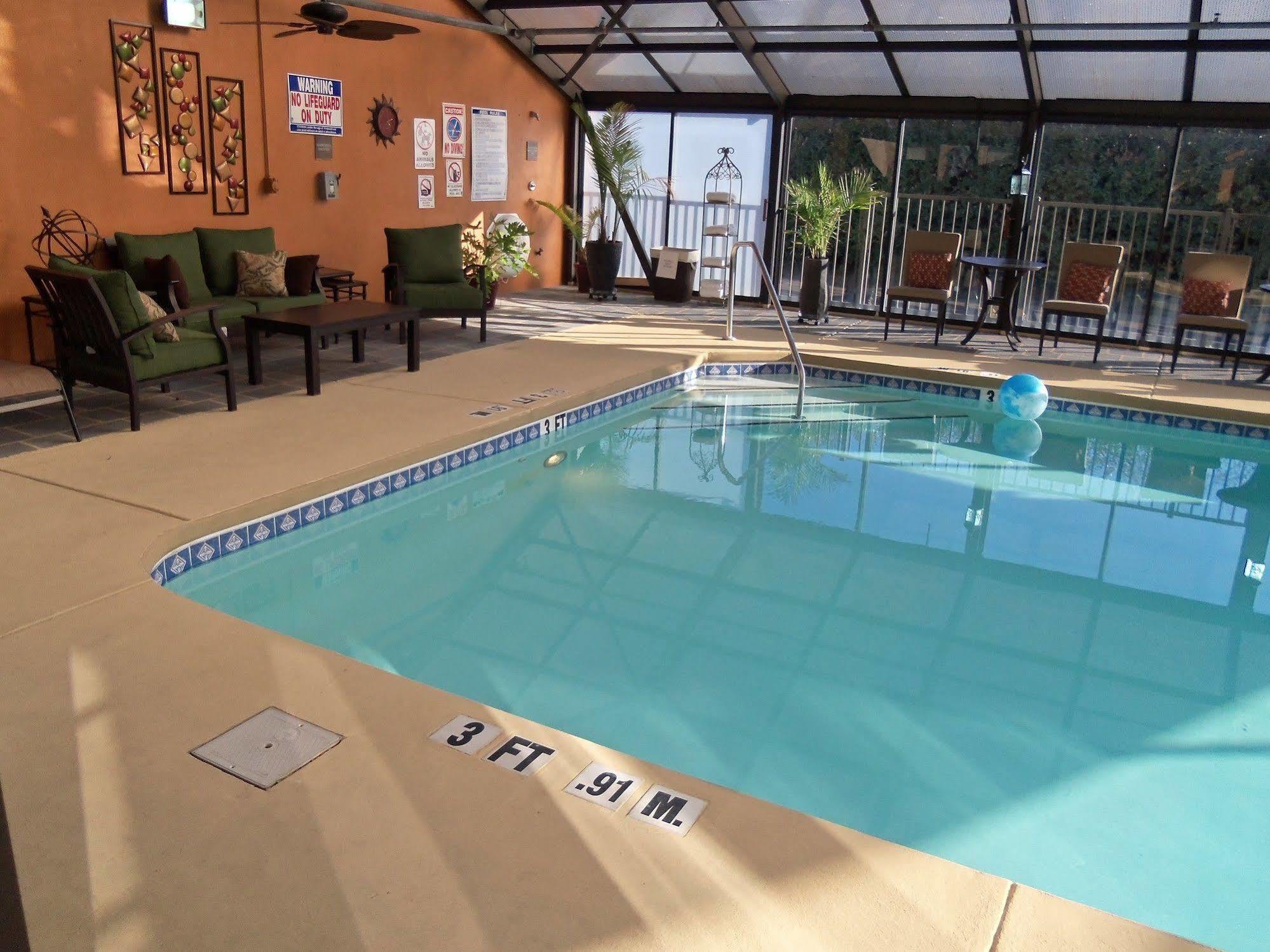 Holiday Inn Express Hotel & Suites Sanford By Ihg Exteriör bild